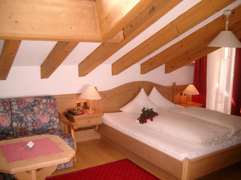 Hotel Camona & Apart Walserhof Samnaun Pokoj fotografie