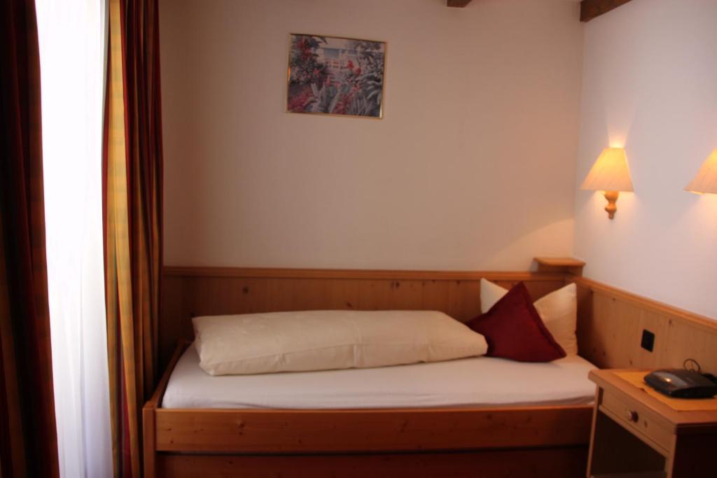 Hotel Camona & Apart Walserhof Samnaun Pokoj fotografie