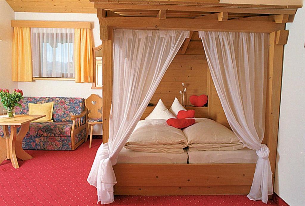 Hotel Camona & Apart Walserhof Samnaun Pokoj fotografie