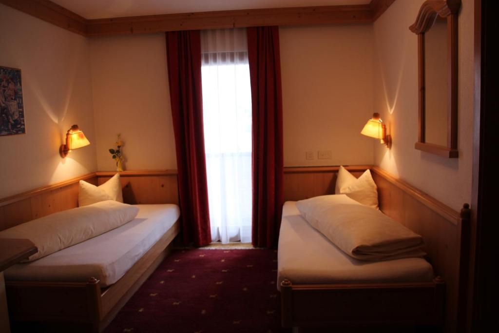 Hotel Camona & Apart Walserhof Samnaun Pokoj fotografie