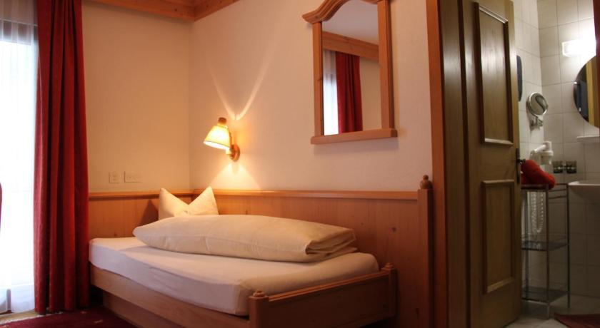 Hotel Camona & Apart Walserhof Samnaun Pokoj fotografie